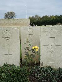 Doullens Communal Cemetery Extension No.1 - Rusling, W