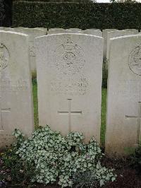 Doullens Communal Cemetery Extension No.1 - Seward, M E