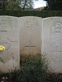 Doullens Communal Cemetery Extension No.1 - Shannon, William