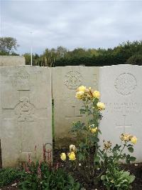 Doullens Communal Cemetery Extension No.1 - Starmer, Lewis Francis