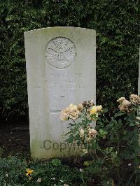 Doullens Communal Cemetery Extension No.1 - Steele, Frank George