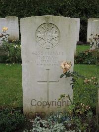 Doullens Communal Cemetery Extension No.1 - Straw, H