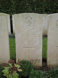 Doullens Communal Cemetery Extension No.1 - Streather, G