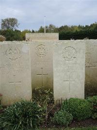 Doullens Communal Cemetery Extension No.1 - Sullivan, Henry