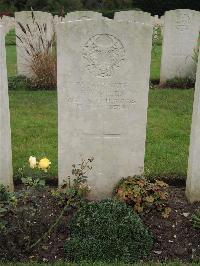 Doullens Communal Cemetery Extension No.1 - Surtees, Richard