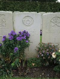 Doullens Communal Cemetery Extension No.1 - Sykes, Joseph