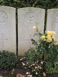 Doullens Communal Cemetery Extension No.1 - Taylor, George Henry