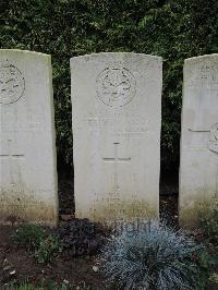 Doullens Communal Cemetery Extension No.1 - Taylor, Stephen