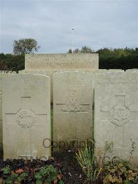 Doullens Communal Cemetery Extension No.1 - Thacker, Frederick George