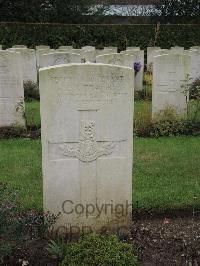 Doullens Communal Cemetery Extension No.1 - Travers, H E K