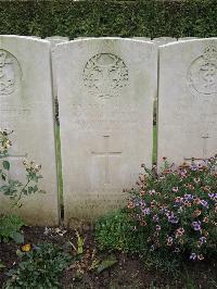 Doullens Communal Cemetery Extension No.1 - Upton, George