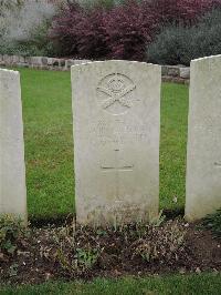 Doullens Communal Cemetery Extension No.1 - Upton, John Christopher