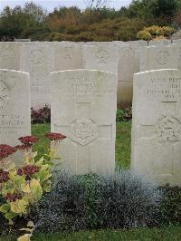 Doullens Communal Cemetery Extension No.1 - Urry, Robert Alexander