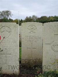 Doullens Communal Cemetery Extension No.1 - Walter, Henry John