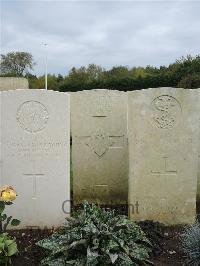 Doullens Communal Cemetery Extension No.1 - Watt, Henry Currie