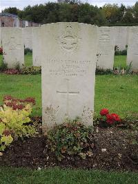 Doullens Communal Cemetery Extension No.1 - Weiss, E S