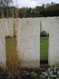 Doullens Communal Cemetery Extension No.1 - Welch, Henry Thomas