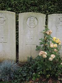 Doullens Communal Cemetery Extension No.1 - Willett, Joseph