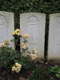 Doullens Communal Cemetery Extension No.1 - Williams, T