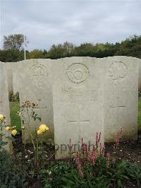 Doullens Communal Cemetery Extension No.1 - Wise, H