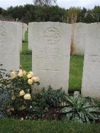 Doullens Communal Cemetery Extension No.1 - Wood, H E