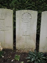 Doullens Communal Cemetery Extension No.1 - Woodburn, James