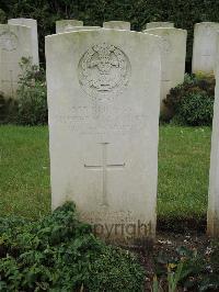 Doullens Communal Cemetery Extension No.1 - Young, Wilfrid Martin