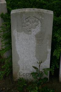 Esnes Communal Cemetery - Smith, F