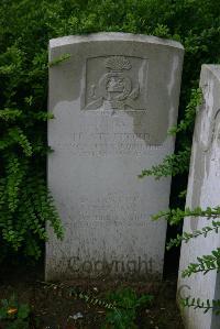 Esnes Communal Cemetery - Taylor, J