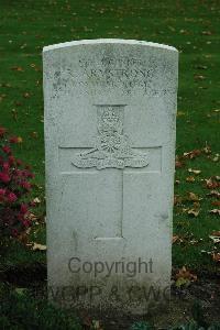 Cite Bonjean Military Cemetery Armentieres - Armstrong, Robert