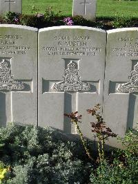 Cite Bonjean Military Cemetery Armentieres - Austin, G