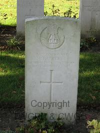 Cite Bonjean Military Cemetery Armentieres - Barkerss, R