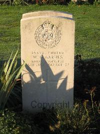 Cite Bonjean Military Cemetery Armentieres - Barnes, William George