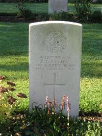 Cite Bonjean Military Cemetery Armentieres - Baxter, R E