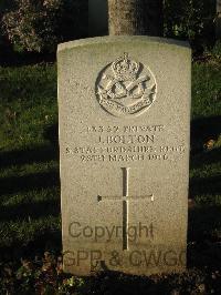 Cite Bonjean Military Cemetery Armentieres - Bolton, J