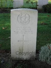 Cite Bonjean Military Cemetery Armentieres - Breaks, G H