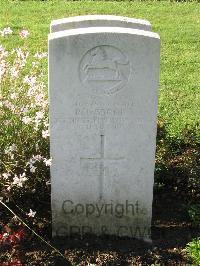 Cite Bonjean Military Cemetery Armentieres - Brooks, R J