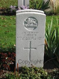 Cite Bonjean Military Cemetery Armentieres - Broome, F