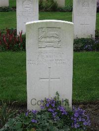 Cite Bonjean Military Cemetery Armentieres - Brown, John Edwin