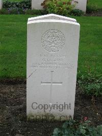 Cite Bonjean Military Cemetery Armentieres - Burns, G