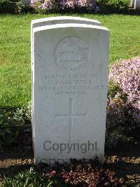 Cite Bonjean Military Cemetery Armentieres - Campbell, H