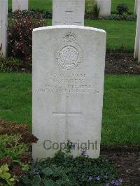 Cite Bonjean Military Cemetery Armentieres - Cardy, M