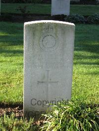 Cite Bonjean Military Cemetery Armentieres - Chamberlain, T