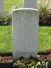 Cite Bonjean Military Cemetery Armentieres - Clifford, M