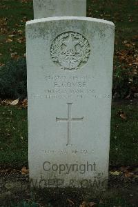 Cite Bonjean Military Cemetery Armentieres - Combe, Edward