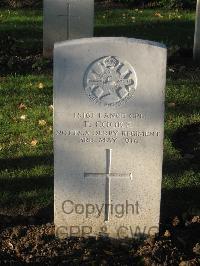 Cite Bonjean Military Cemetery Armentieres - Cooke, F