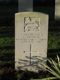 Cite Bonjean Military Cemetery Armentieres - Cooper, G