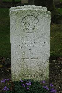 Cite Bonjean Military Cemetery Armentieres - Crocker, Charles