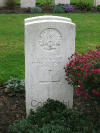 Cite Bonjean Military Cemetery Armentieres - Cummins, George Stanley