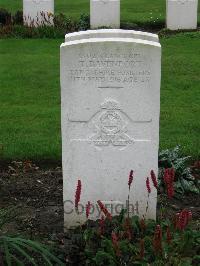 Cite Bonjean Military Cemetery Armentieres - Davenport, Thomas